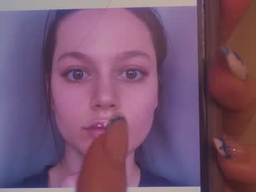 girl
        lorienn cam image #4092841