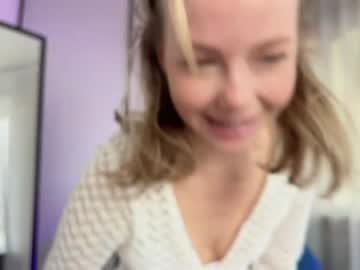 girl
        elli_harmon cam image #3966864