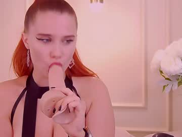 girl
        gwenbanks cam image #4864215