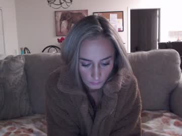 girl
        holihurricane cam image #5487328