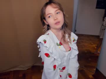 girl
        follow_wishes cam image #5151364