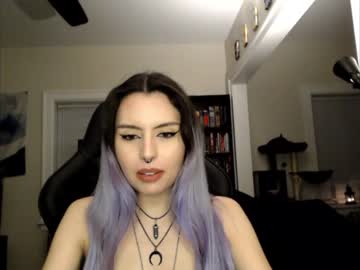 girl
        runacrow cam image #1594031
