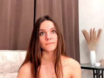 girl
        lorettadunnelli cam image #6734502