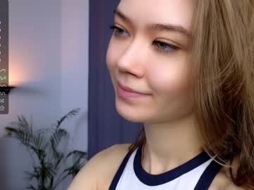 girl
        lil_babe_ cam image #2687684
