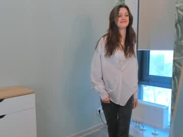 girl
        cwenhardey cam image #5745994