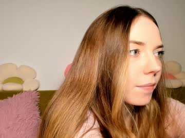 girl
        thisisamelia cam image #6036505