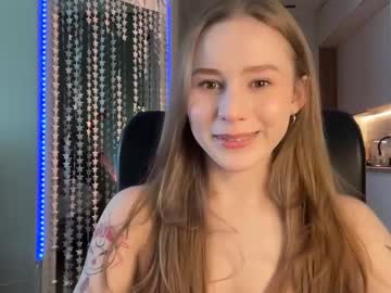 girl
        whoisalisa cam image #5839521