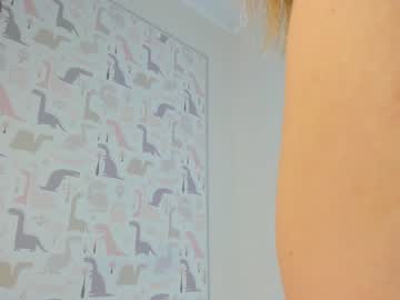 girl
        molly__meow cam image #3687511