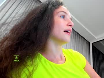 girl
        demurelixir cam image #1980085
