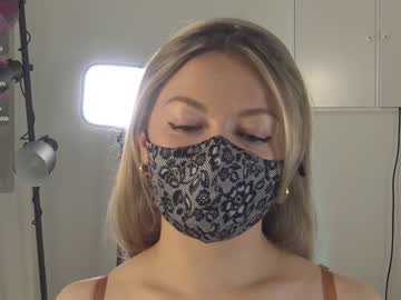 girl
        blondehottiek cam image #3219616
