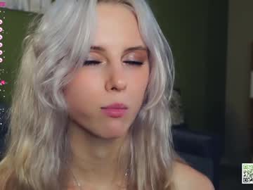 girl
        audreycarvin cam image #4752558