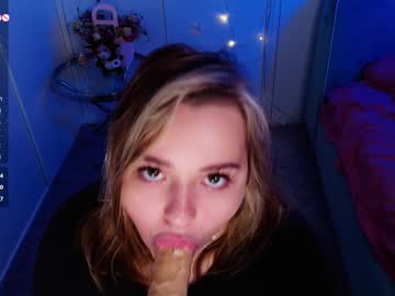 girl
        melissabowen cam image #5789214