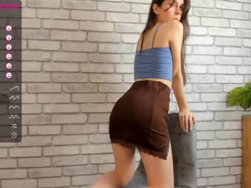girl
        carolynjacquelins cam image #292664