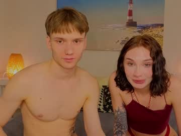 couple Live Cam Girls Love To Strip Naked For Their Viewers with lilpupsonish