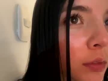 girl
        pavlovacoluccii_ cam image #4021360