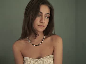 girl
        tessarosse_ cam image #2127707