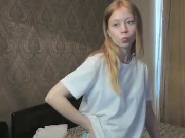 girl
        keeleycoldwell cam image #4403220