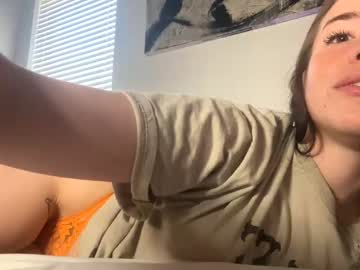 girl
        alexilott cam image #1621170