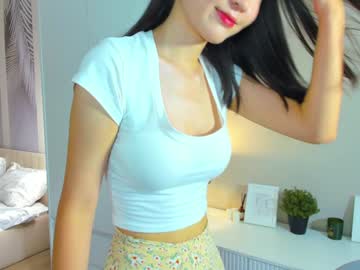 girl
        natsumiito cam image #4894631