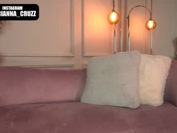 girl
        mariannacruzz cam image #4789511