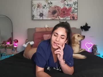 couple
        ari_lovexo cam image #2749044