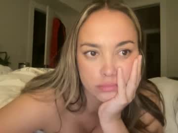 girl
        karolinedavies cam image #5213660