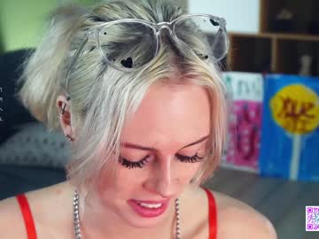 girl
        audreycarvin cam image #5218764