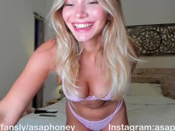 girl
        honeybae3 cam image #4289719