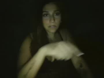 girl
        bgsubmgrl cam image #4286049