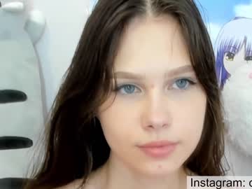 girl
        avrora_deis cam image #1939543