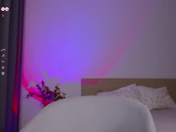 girl
        lumoore cam image #5669393