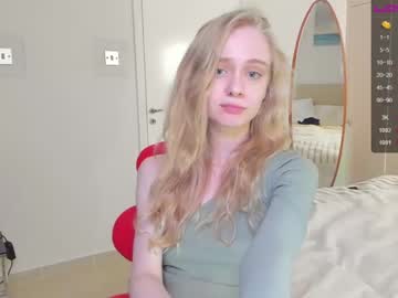 girl
        stacy_pugacheva cam image #981108