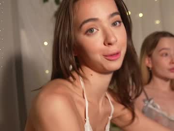 girl
        mother__of__dragons cam image #5701995