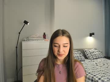 girl
        _ritaturner_ cam image #2199792