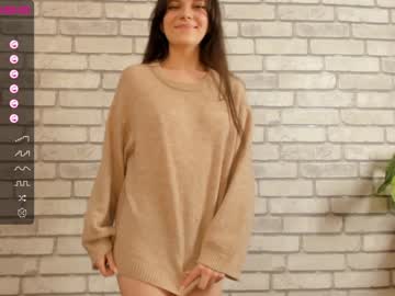girl
        carolynjacquelins cam image #299001