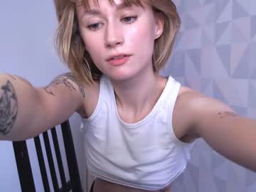 girl
        love_freya cam image #1244243