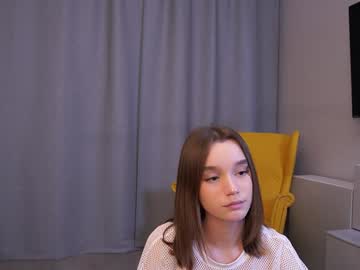 girl
        harrieteasley cam image #5316137