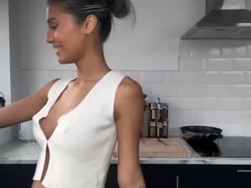 girl
        aniishaa cam image #6415893