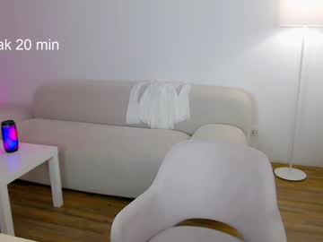 girl
        ambertan1 cam image #5922134