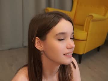 girl
        harrieteasley cam image #5582434