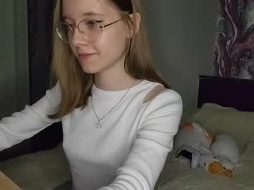 girl Live Cam Girls Love To Strip Naked For Their Viewers with lowress