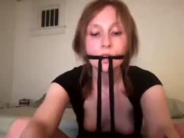 girl
        kennixolee22 cam image #1945593