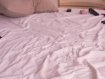 girl
        dovia cam image #6551947