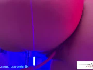 girl
        laurenbrite cam image #5881380