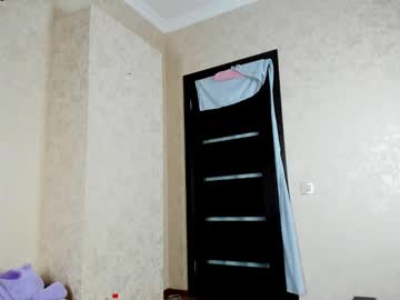 girl
        l0ve_sh0w cam image #2027732