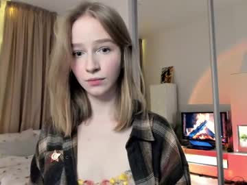 girl
        happiness_s cam image #3068950