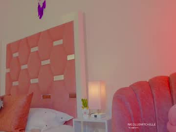 girl
        nicolle_mitchelle cam image #6243462