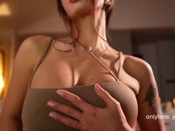 girl
        therealbonnieclydex cam image #3307955