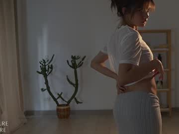 girl
        ellelure_ cam image #5958934
