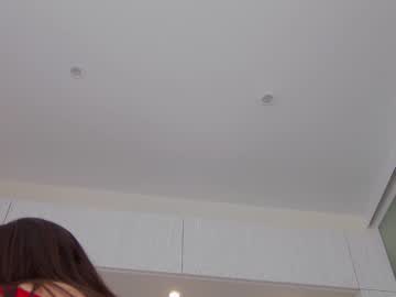 girl
        _kyllie_ cam image #2356406